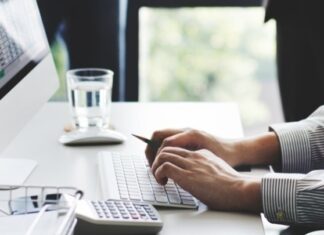 Στις 10:00 το πρωί θα ανοίξουν και αύριο οι δημόσιες υπηρεσίες