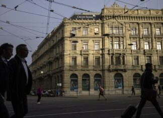 Σωσίβιο 50 δισ. ευρώ στην Crédit Suisse ρίχνει η κεντρική τράπεζα της Ελβετίας