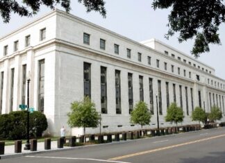 ΗΠΑ: Από την Κυριακή η Fed έχει δανείσει σχεδόν 12 δισ. δολάρια σε αμερικανικές τράπεζες