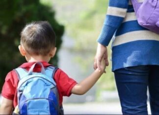 Άνοιξε η πλατφόρμα του προγράμματος «Νταντάδες της Γειτονιάς»