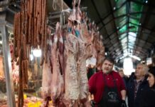 Κ. Σκρέκας: Το αρνί στο «καλάθι του Πάσχα» πωλείται 10 ευρώ