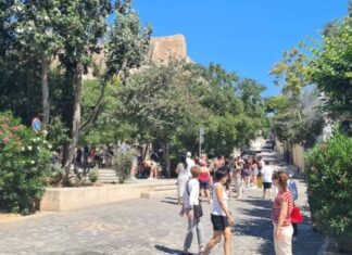 Ανοίγει την τουριστική σεζόν για όλη τη χώρα το τριήμερο της Πρωτομαγιάς