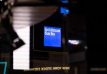 Goldman Sachs: H Ελλάδα βρίσκεται ένα βήμα μακριά από την ανάκτηση της επενδυτικής βαθμίδας