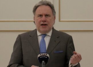 Εκτός εκλογικής μάχης ο Γ. Κατρούγκαλος – ΣΥΡΙΖΑ: «Όποιος παρεκκλίνει από το Συμβόλαιο Αλλαγής τίθεται εκτός συλλογικής προσπάθειας»