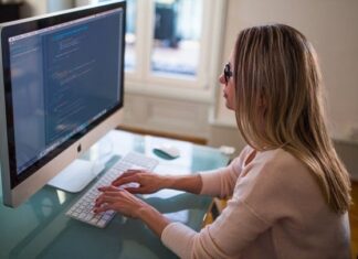 Η παρουσία γυναικών στη διοίκηση των επιχειρήσεων φέρνει αποδόσεις