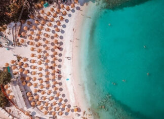 Τούρκοι τουρίστες «πλημμυρίζουν» μετά από επτά χρόνια τις ακτές της Θάσου