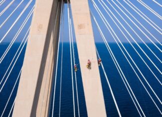 Δομική παρακολούθηση της γέφυρας Ρίου-Αντιρρίου από συντηρητές αλπινιστές