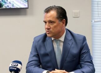 Επίσκεψη Γεωργιάδη στο υποκατάστημα του ΕΦΚΑ στη Ρόδο