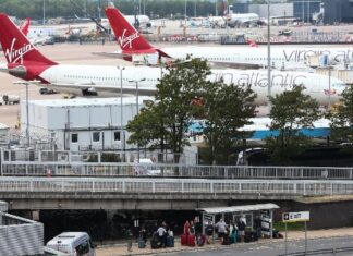 Η ταλαιπωρία συνεχίζεται για δεκάδες χιλιάδες επιβάτες σε όλη την Ευρώπη, μετά το μπλακ άουτ στο βρετανικό σύστημα εναέριας κυκλοφορίας