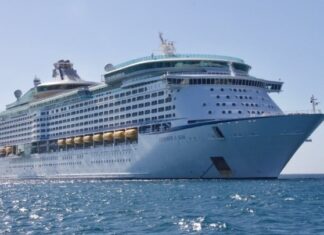 Με 410 επιβάτες έδεσε στο λιμάνι της Θεσσαλονίκης το Azamara Onward – Αναμένονται άλλα 5 κρουαζιερόπλοια