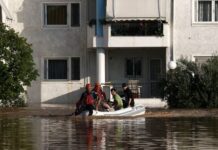 Διακοπή κυκλοφορίας στην ΕΟ Αθηνών-Θεσσαλονίκης – Λάρισα: Ενισχύονται τα φράγματα στις όχθες του Πηνειού – Συνεχίζονται οι απεγκλωβισμοί