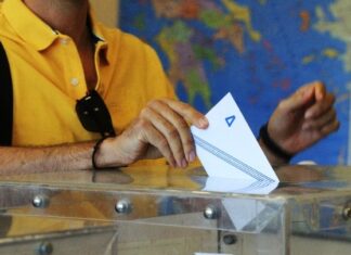 Η Νέα Δημοκρατία εκλέγει 7 περιφερειάρχες από τους 13 στον α΄ γύρο