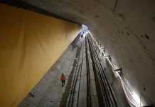 ΑΒΑΞ: Έτοιμο το 50% της σήραγγας για τον ένα από τους δύο μετροπόντικες της γραμμής 4 του μετρό της Αθήνας