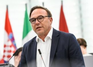 Αποχώρησε ο Πέτρος Κόκκαλης από την ευρωομάδα του ΣΥΡΙΖΑ-ΠΣ