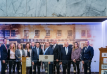 Lavipharm: «Χτύπησε» το καμπανάκι της έναρξης της συνεδρίασης του Χρηματιστηρίου Αθηνών