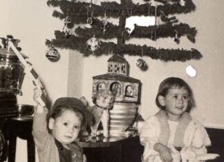 ΑΦΙΕΡΩΜΑ: Τα ασπρόμαυρα Χριστούγεννα της Θεσσαλονίκης μέσα από τη συλλογή του Άρη Παπατζήκα