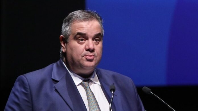 Β, Σπανάκης