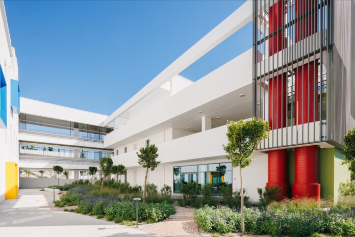 ΑΜΕΑ+κήποι - ελληνικό