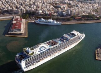 Το πρώτο κρουαζιερόπλοιο για τη νέα χρονιά, με 2.500 επιβάτες, στο λιμάνι του Πειραιά