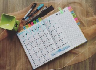 Αργίες 2024: Πολλά τριήμερα, πότε πέφτουν φέτος, αναλυτικά