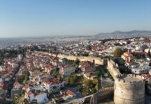 Ως κορυφαίο προορισμό στην Ευρώπη για φθινοπωρινή απόδραση προτείνουν τη Θεσσαλονίκη οι Financial Times