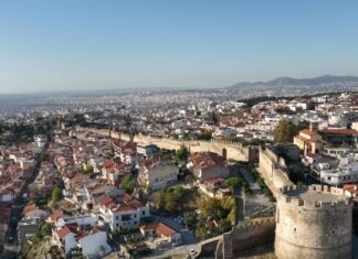 Ως κορυφαίο προορισμό στην Ευρώπη για φθινοπωρινή απόδραση προτείνουν τη Θεσσαλονίκη οι Financial Times