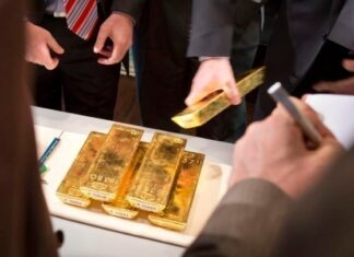 Η τιμή του χρυσού ξεπέρασε τα 3.500 δολάρια η ουγγιά για πρώτη φορά στην ιστορία