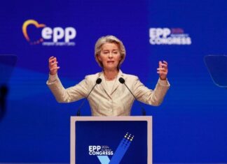 Η φον ντερ Λάιεν χρίσθηκε υποψήφια του ΕΛΚ για μια νέα θητεία επικεφαλής της Ευρωπαϊκής Επιτροπής