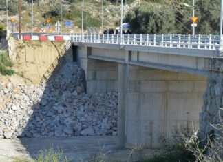 Δόθηκε στην κυκλοφορία η γέφυρα στα Φύλλα της Εύβοιας