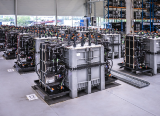 Η Mercedes Benz προχωρά σε συνεργασία με τη CMBlu Energy για την προμήθεια συστημάτων αποθήκευσης ενέργειας