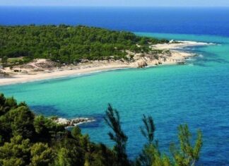 Η Ελλάδα δεύτερη σε Γαλάζιες Σημαίες, μεταξύ 52 χωρών στον κόσμο