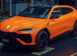 Ο διευθύνων σύμβουλος της Lamborghini θεωρεί ότι θα καθυστερήσουν τα πλήρως ηλεκτρικά υπεραυτοκίνητα