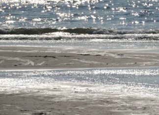 Μονάδες αφαλάτωσης και ΑΠΕ στα νησιά για αντιμετώπιση της λειψυδρίας