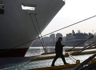 Β. Κικίλιας: Έως 32% μείωση στα εισιτήρια στα ταχύπλοα, στα 40 εκατ. ευρώ το μεταφορικό ισοδύναμο, ως συνέχεια της πολιτικής των μηδενικών αυξήσεων στα εισιτήρια των συμβατικών πλοίων