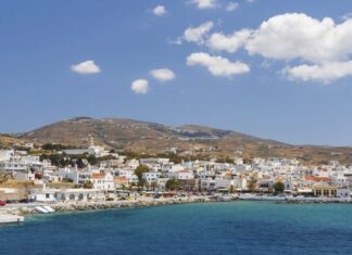 Στην Τήνο ανακυκλώνουν με το κινητό τους