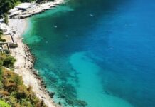 Χαλκιδική: Ανοίγει σταδιακά ο δρόμος για πιο μαζικές αφίξεις τουριστών από τη Φινλανδία