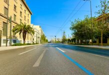 Έξοδος των αδειούχων του Αυγούστου – Οι αφίξεις επισκεπτών διαμορφώνουν το σκηνικό στο κέντρο της Αθήνας