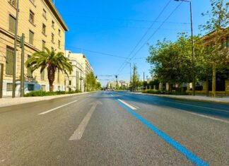 Έξοδος των αδειούχων του Αυγούστου – Οι αφίξεις επισκεπτών διαμορφώνουν το σκηνικό στο κέντρο της Αθήνας