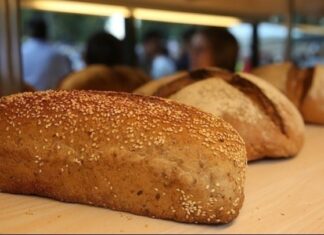 ΒΕΑ: Το φρέσκο ψωμί στην Ελλάδα, παραμένει από το 2020 το 2ο φθηνότερο στην Ευρώπη