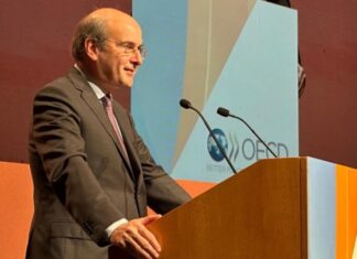 Κ. Χατζηδάκης: Έχουμε περισσότερα έσοδα με χαμηλότερους φόρους – Συνδυασμός ανάπτυξης με καταπολέμηση της φοροδιαφυγής