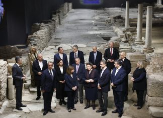 Μετρό Θεσσαλονίκης: Στα αρχαία του σταθμού «Βενιζέλου» ξεναγήθηκαν η ΠτΔ και ο πρωθυπουργός (εικόνες-βίντεο)