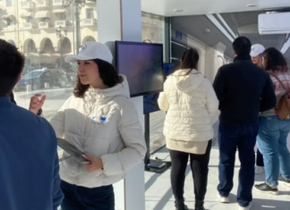 Περίπτερο πληροφόρησης για το μετρό στην πλατεία Αριστοτέλους