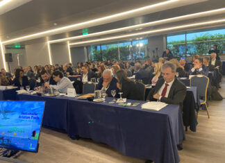 Ξεκίνησαν οι εργασίες του διεθνούς συνεδρίου του ΚΑΠΕ για τα βιώσιμα καύσιμα στις αερομεταφορές (SAF)