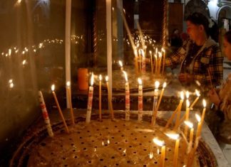 Εκατομμύρια Χριστιανοί γιορτάζουν και τα φετινά Χριστούγεννα στη σκιά πολέμων