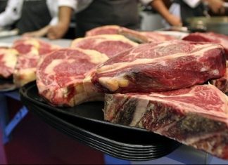 Μειωμένες έως και 15% οι παραγγελίες στα κρεοπωλεία ενόψει Χριστουγέννων