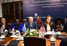 Ντόροθι ΜακΌλιφ: Μοντέλο στην ενεργειακή μετάβαση η Ελλάδα για την ευρύτερη περιοχή