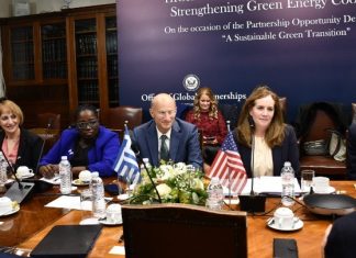 Ντόροθι ΜακΌλιφ: Μοντέλο στην ενεργειακή μετάβαση η Ελλάδα για την ευρύτερη περιοχή