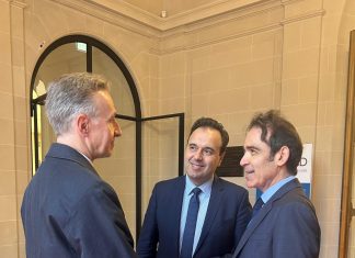 Δ. Παπαστεργίου: Η Τεχνητή Νοημοσύνη πρέπει να εκδημοκρατιστεί