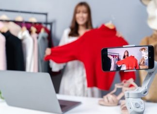 Live Shopping: Η νέα τάση που «σαρώνει» την αγορά