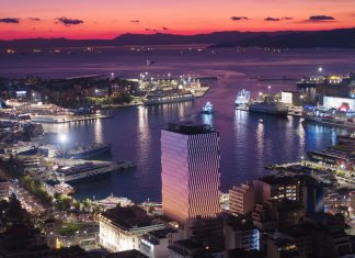 Ο Πύργος Πειραιά αποσπά κορυφαίες διακρίσεις, σε εθνικό και διεθνές επίπεδο, για την αρχιτεκτονική και τον φωτισμό του